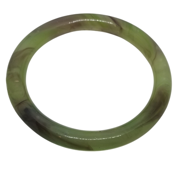 VINTAGE GREEN WITH PURPLE SWIRL DETAIL PEKING GLASS BANGLE BRACELET - Picture 3 of 5